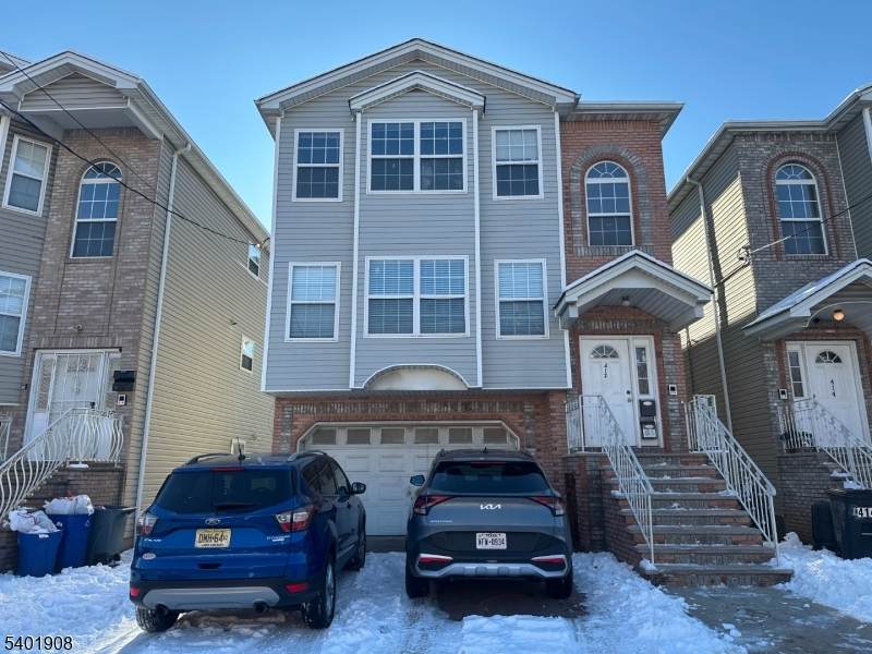 412 W Grand St - Photo 1
