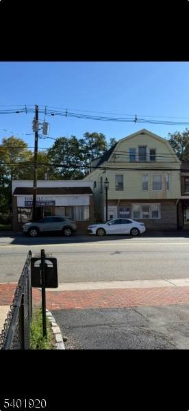 427 Main St - Photo 1