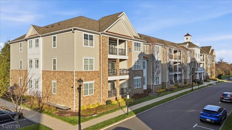 5301 Enclave Circle - Photo 1