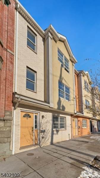 16 E Kinney St - Photo 1