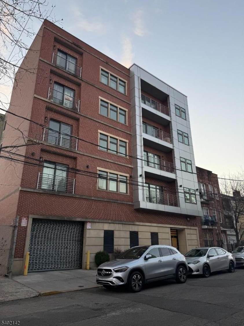 84 Walnut St - Photo 1