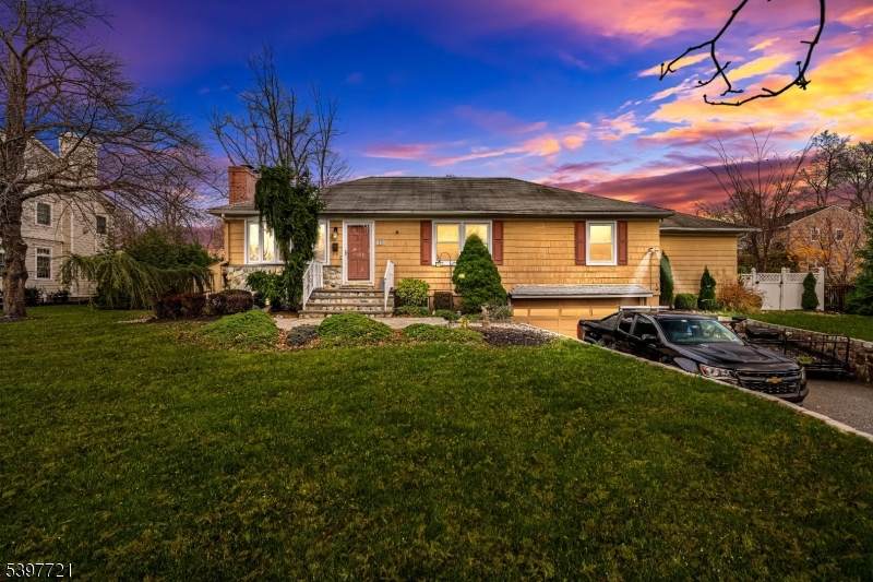 163 Briarwood Rd - Photo 1