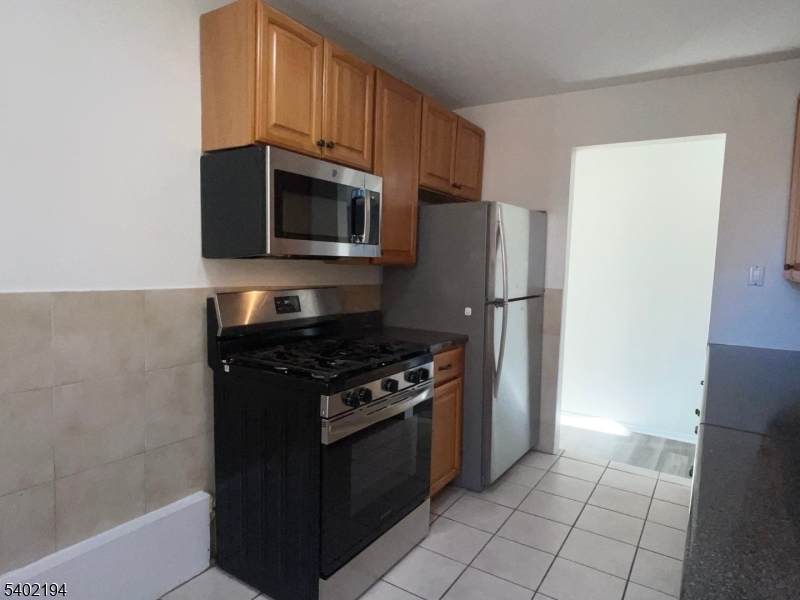 10 Hilliard Ave - Photo 1