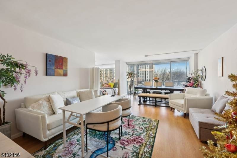 1 Claridge Dr - Photo 1