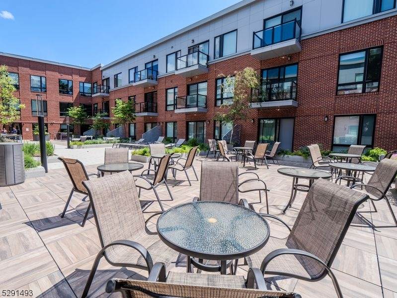 173 Morris St - Photo 1