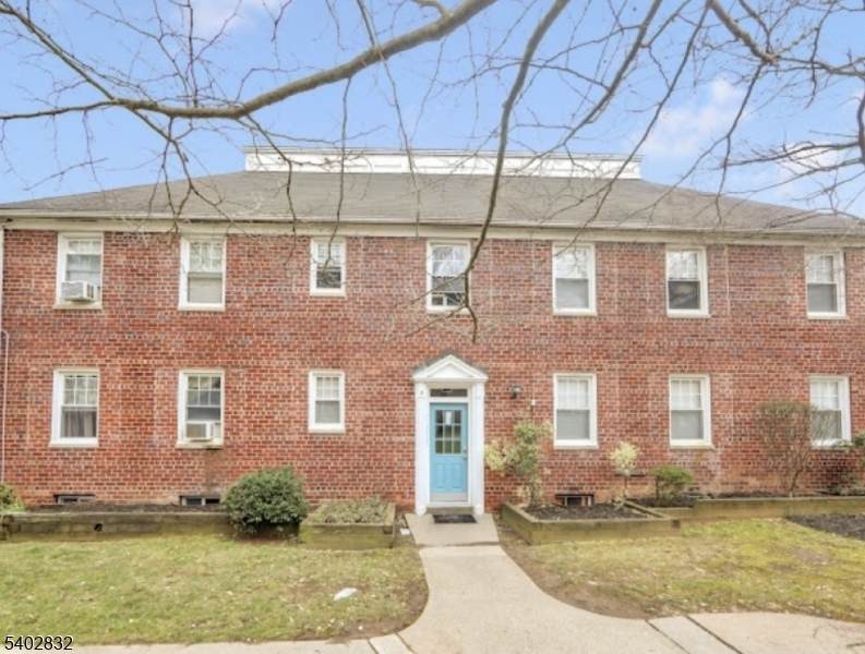 495 Main St - Photo 1