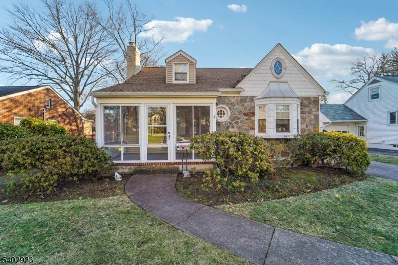 55 Victor Pl - Photo 1