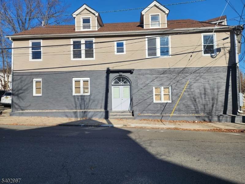 93 Hughes St - Photo 1