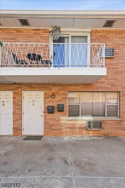 435 Teaneck Rd - Photo 1