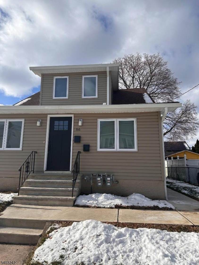 86 Orange Ave - Photo 1