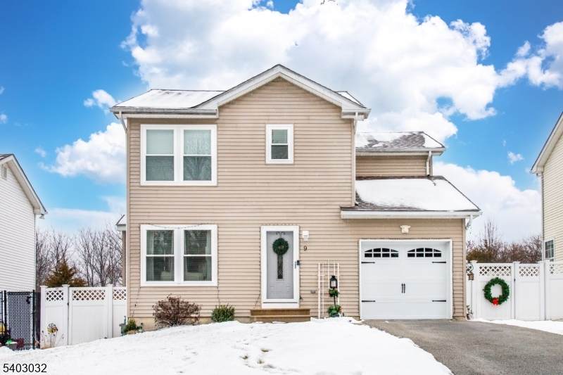 9 Michael Ct - Photo 1