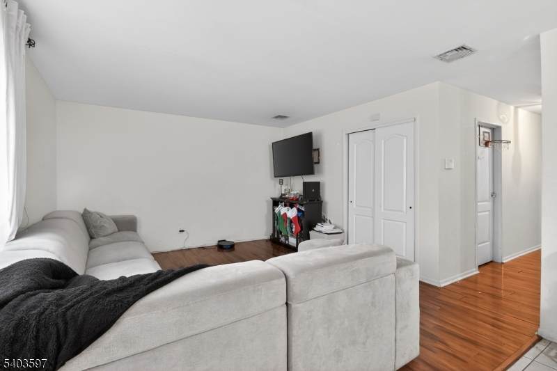 192 Burnett Ave - Photo 1