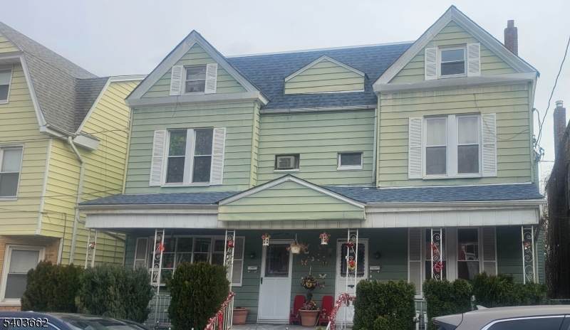 202 Clerk St - Photo 1