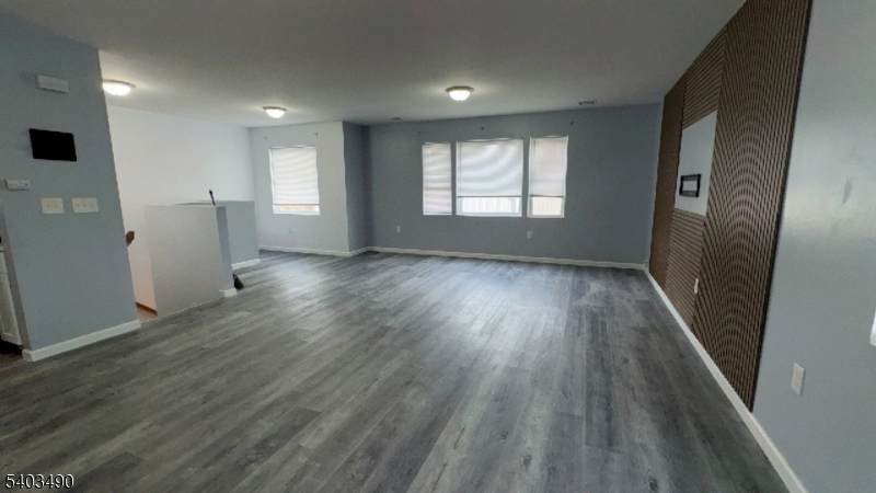 736 E 28Th St - Photo 1