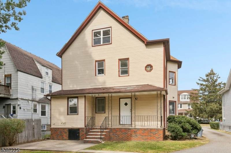 200 Montgomery St - Photo 1