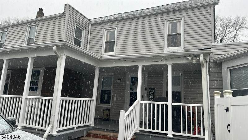 1853 Barnett St - Photo 1