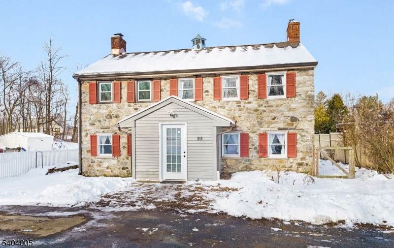 22 Kelly Pl - Photo 1