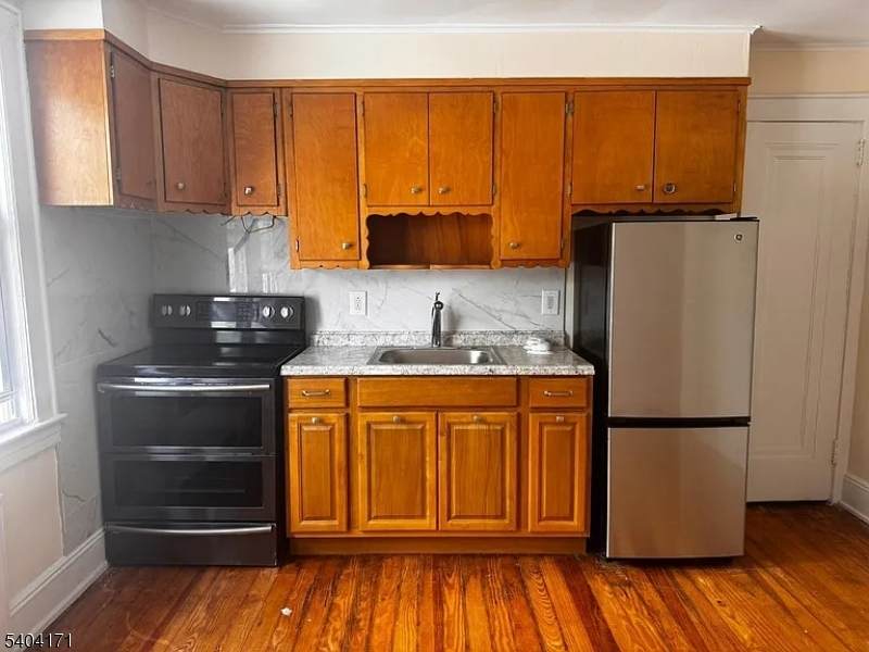 1591 Wyndmoor Ave - Photo 1