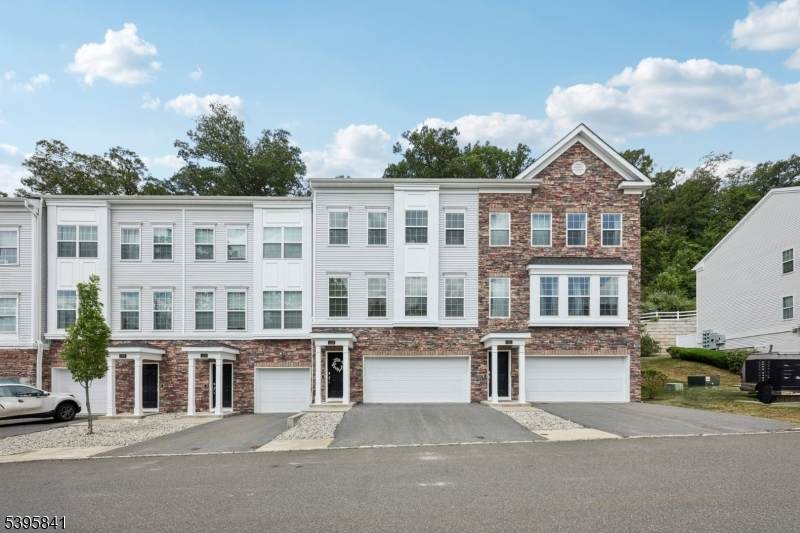 1310 Parkview Ln - Photo 1