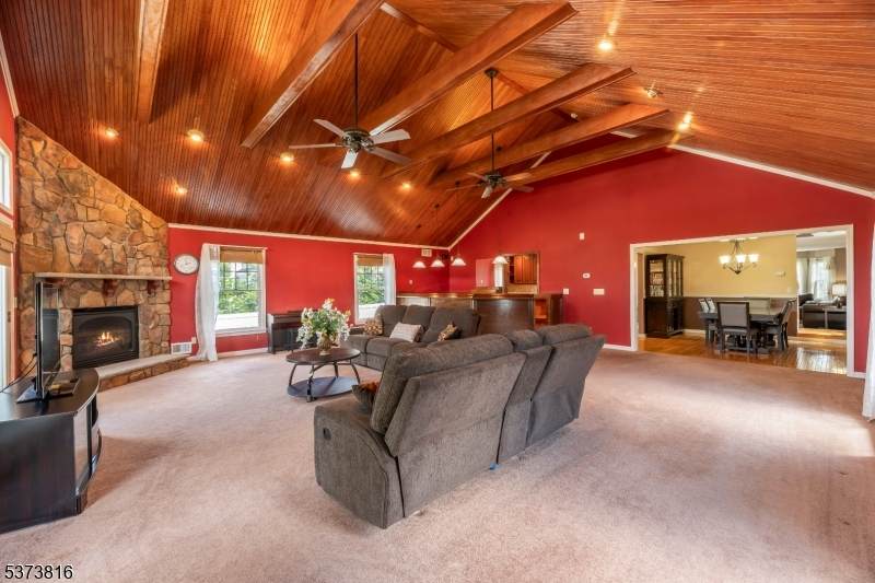 1548 Dumont Ave - Photo 1