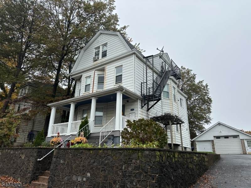 177 Hoover - Photo 1