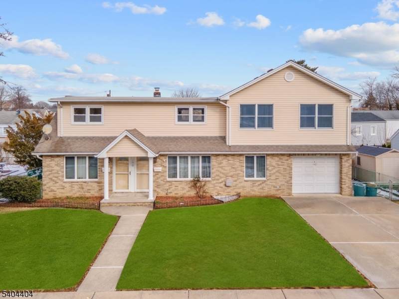 190 Martin Ave - Photo 1