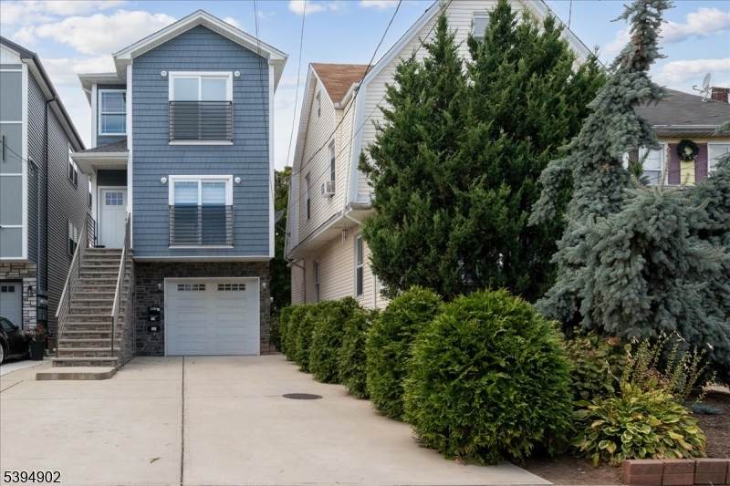 668 Jefferson Ave - Photo 1