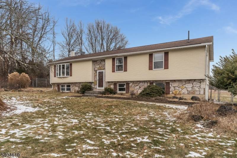 11 Cemetery Rd - Photo 1