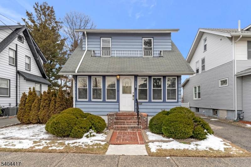 174 Colfax Ave - Photo 1
