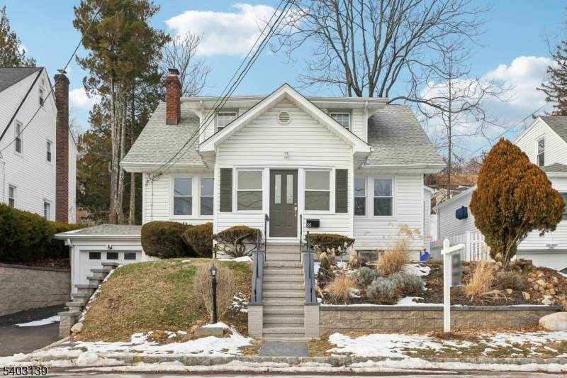 55 Roosevelt Ave - Photo 1