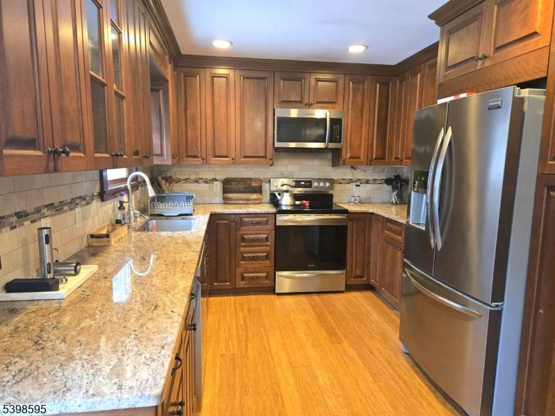 22 Lloyd Ave - Photo 1