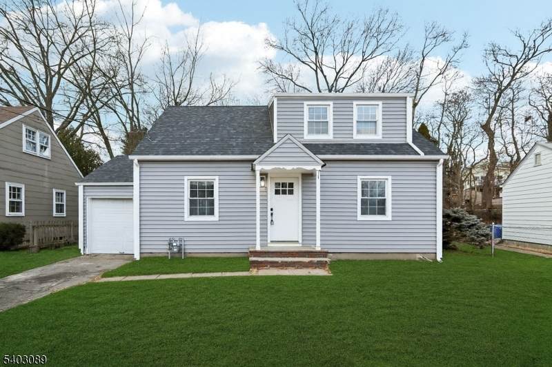 64 Surrey Ln - Photo 1