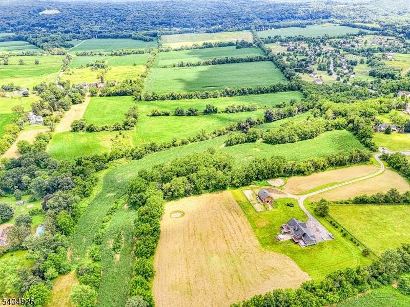 8 Roseberry Rd - Photo 1