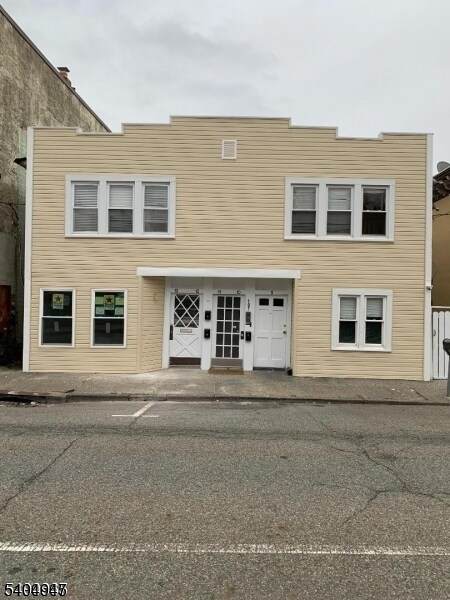 107 Mechanic St - Photo 1