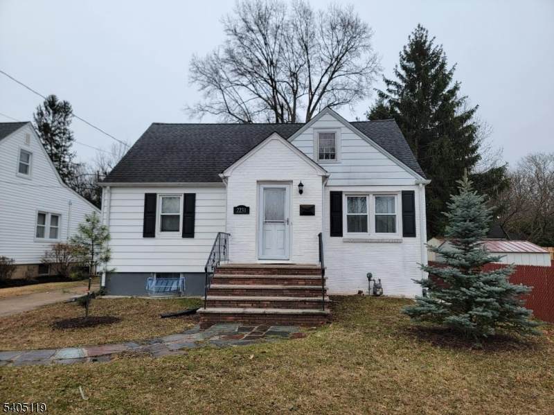 2231 Winfield St - Photo 1