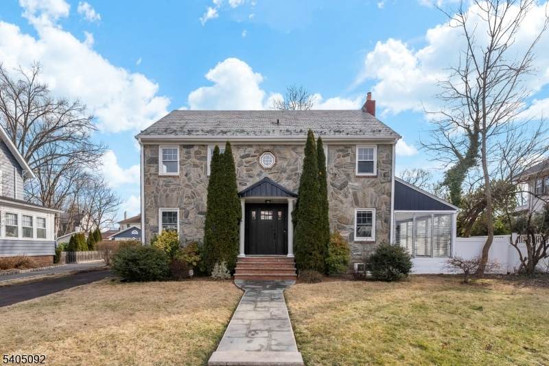 28 S Centre St - Photo 1