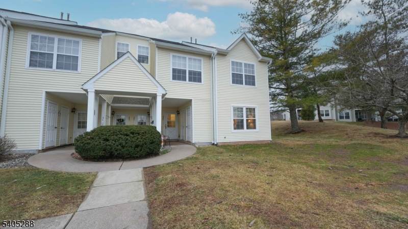 402 Hunt Dr - Photo 1