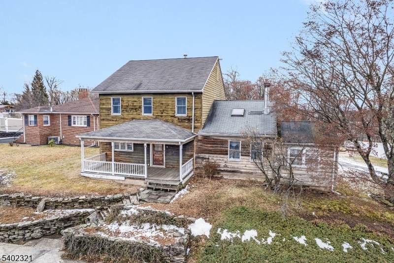 79 Fairfield Ave - Photo 1