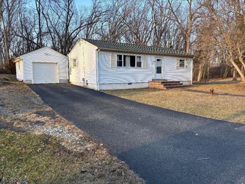 4 Spruce Dr - Photo 1