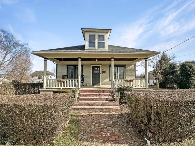 591 Schley Ave - Photo 1