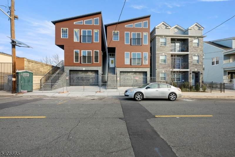 512 S 15Th St - Photo 1