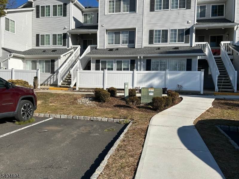 61 Cheswich Court - Photo 1