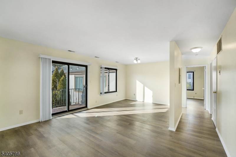 16298 Dell Pl - Photo 1