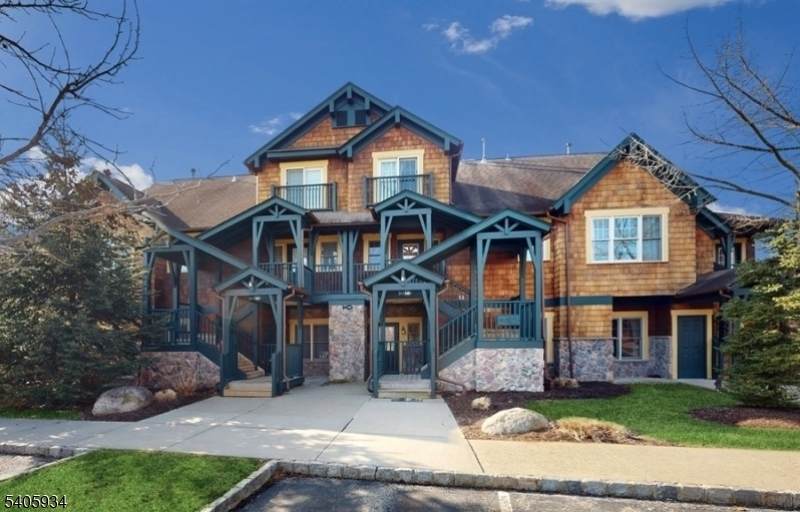 8 Maple Cres Unit 12 - Photo 1