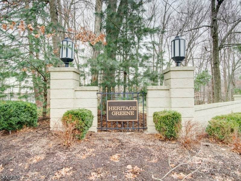 23 Heritage Dr - Photo 1