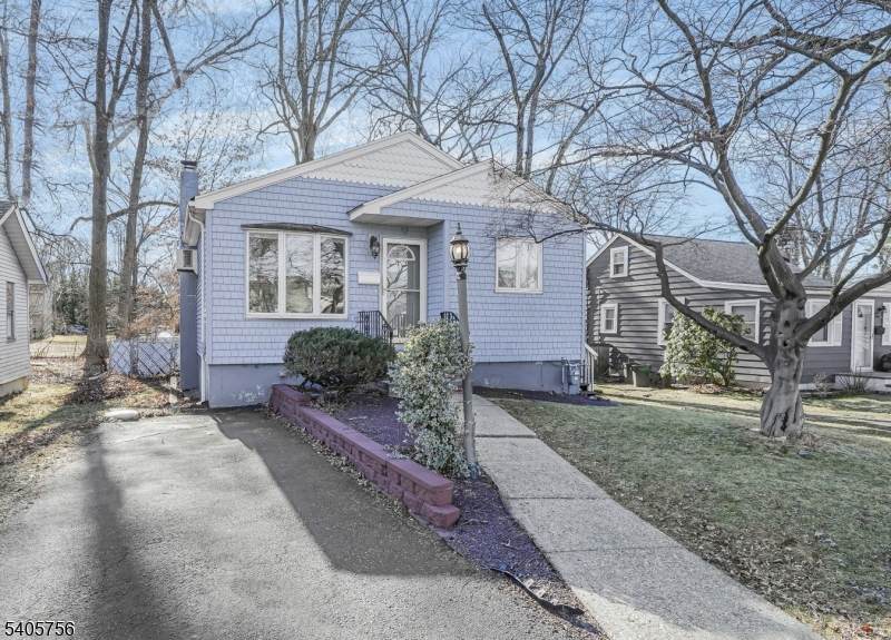 12 Carlson Pl - Photo 1