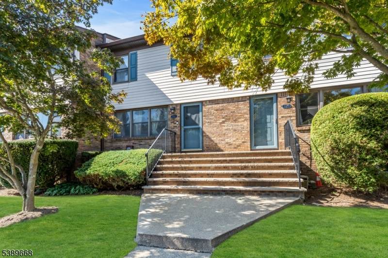 136 Stedwick Dr - Photo 1