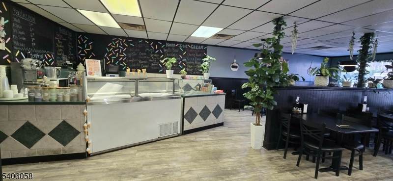  Address Not Published - Photo 1