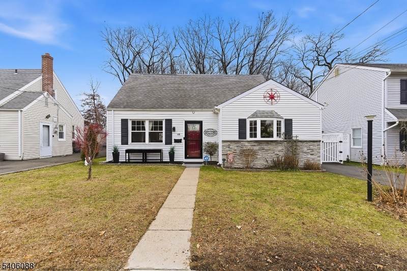 44 Kaywin Ave - Photo 1