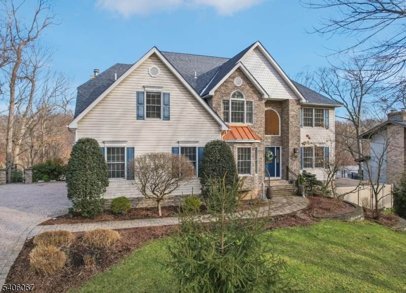 185 Summit Ave - Photo 1